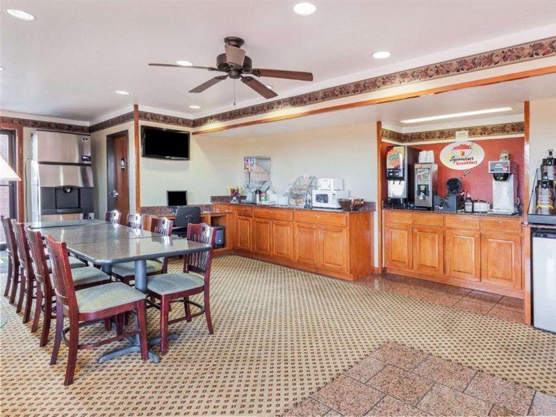 Super 8 By Wyndham Mount Vernon Bagian luar foto