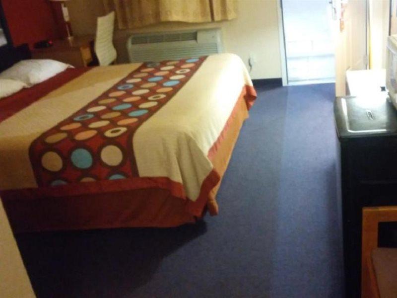 Super 8 By Wyndham Mount Vernon Bagian luar foto