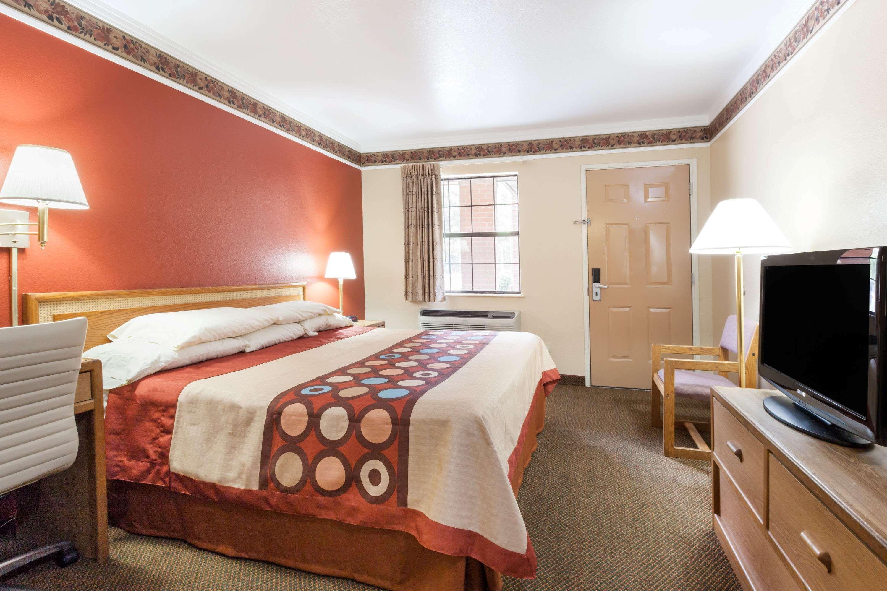 Super 8 By Wyndham Mount Vernon Bagian luar foto