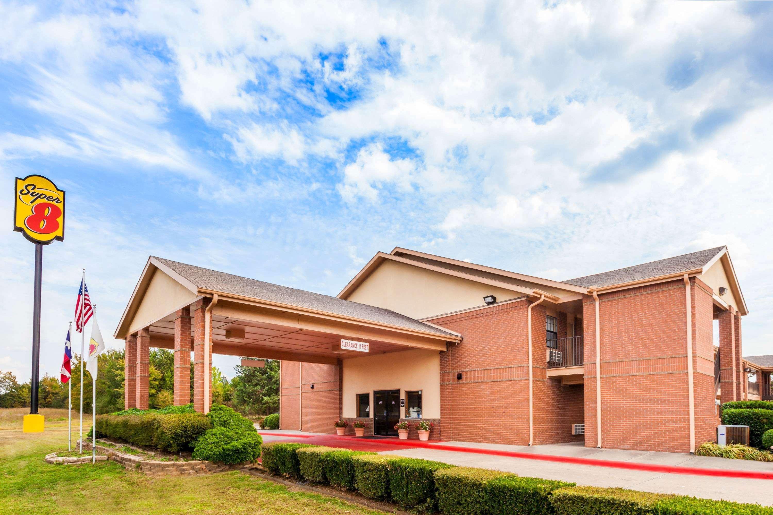 Super 8 By Wyndham Mount Vernon Bagian luar foto