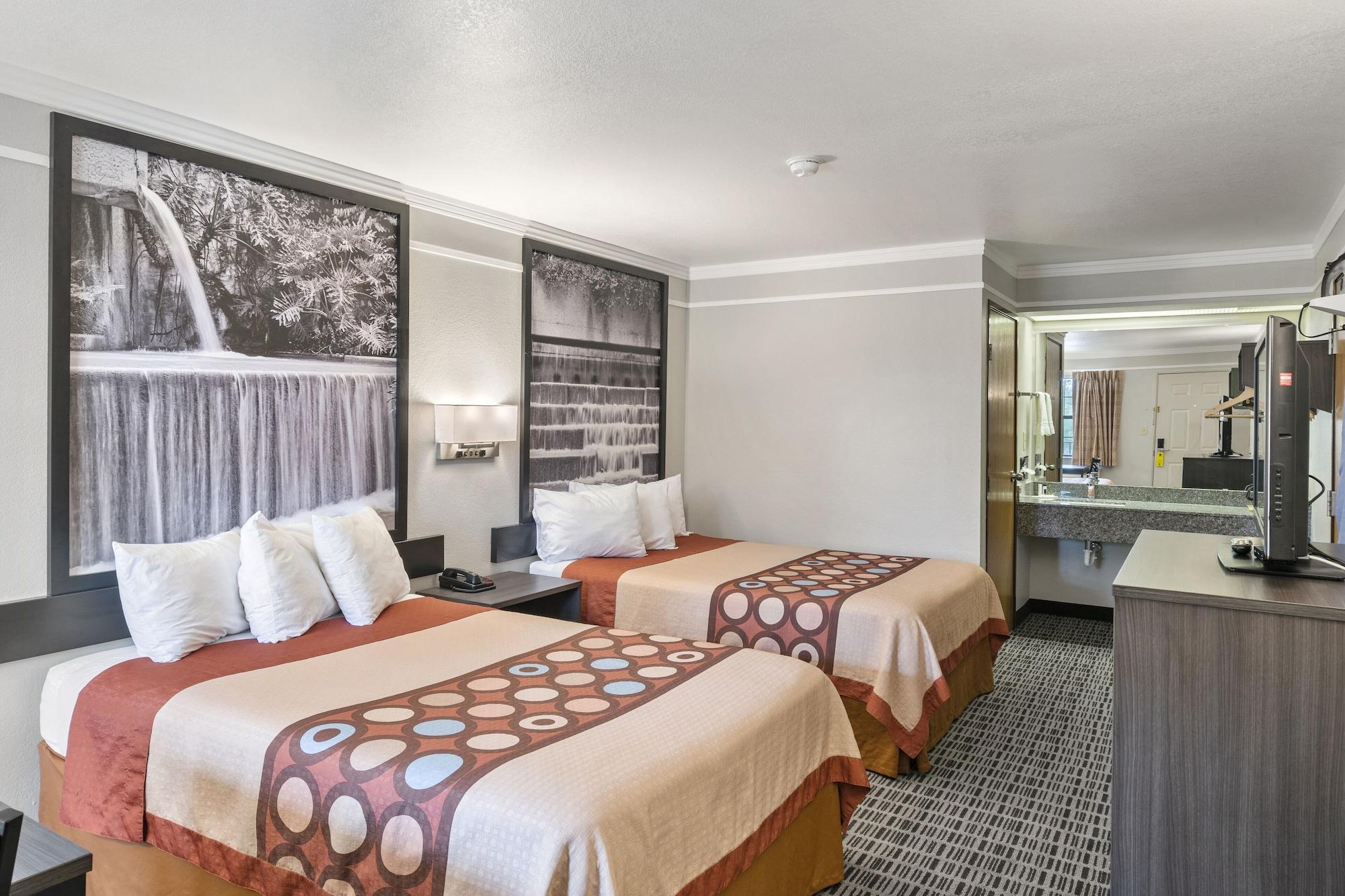 Super 8 By Wyndham Mount Vernon Bagian luar foto